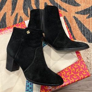Tory black Sabe bootie size 5.5 mid heel